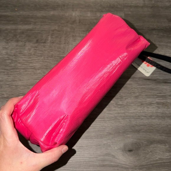 FP Movement Total Access Pouch - Picture 6 of 10